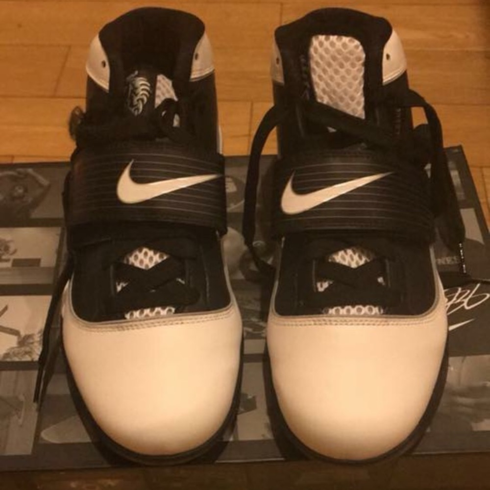Women's Nike Zoom Size 10 - Picture 2 of 4